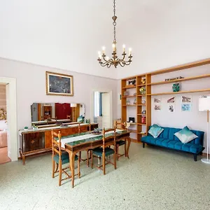 Amalpha Domus 100 Sqm With Ac Wifi And Balcony Appartamento