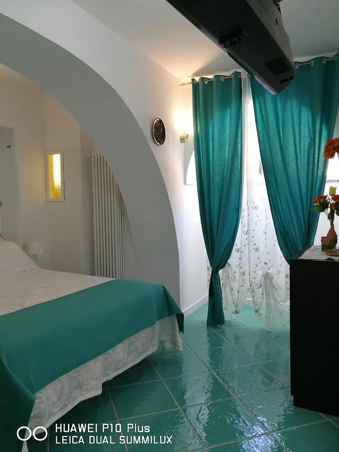Amalfi Small Wonder Tiny Town House 0*,