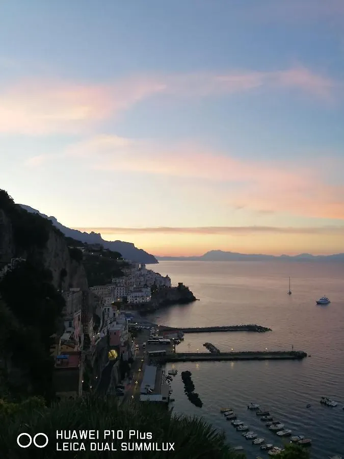 Amalfi Small Wonder Tiny Town House 0*,  Itália